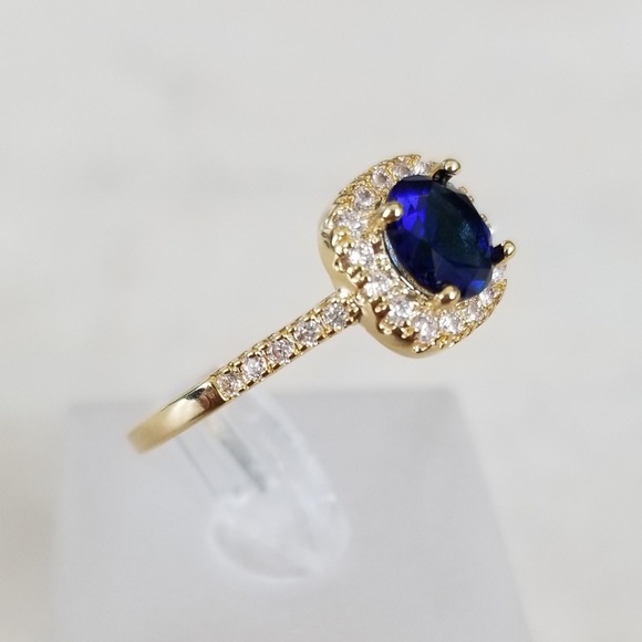 18k Sapphire Ring - Picture 4 of 7